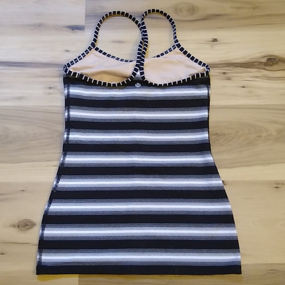 EUC Lululemon Power Y Tank Size 6 - Picture 2 of 6